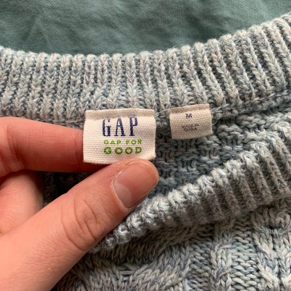 baby blue cable-knit Gap sweater - Picture 3 of 9